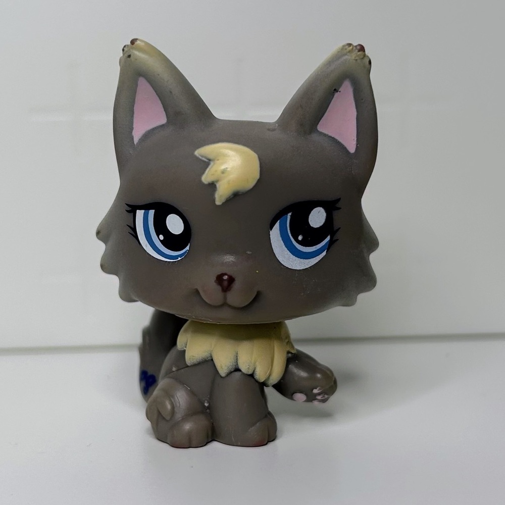 Littlest Pet Shop LPS #1411 Grey Wolf Cat
